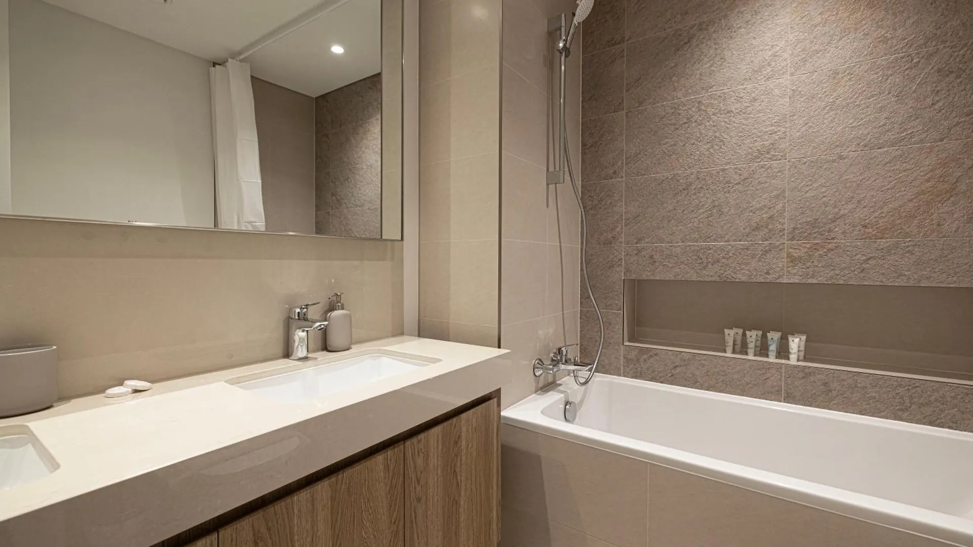 2Br With Full Burj View And Direct Access To Dubai Mall Apartment
